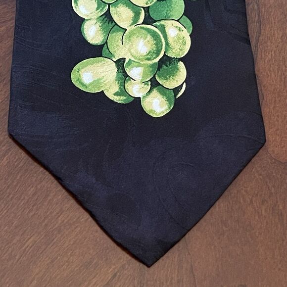 Vintage FCX Collection 100% Silk Men’s Neck Tie Made In Korea Grape Print - Picture 1 of 9